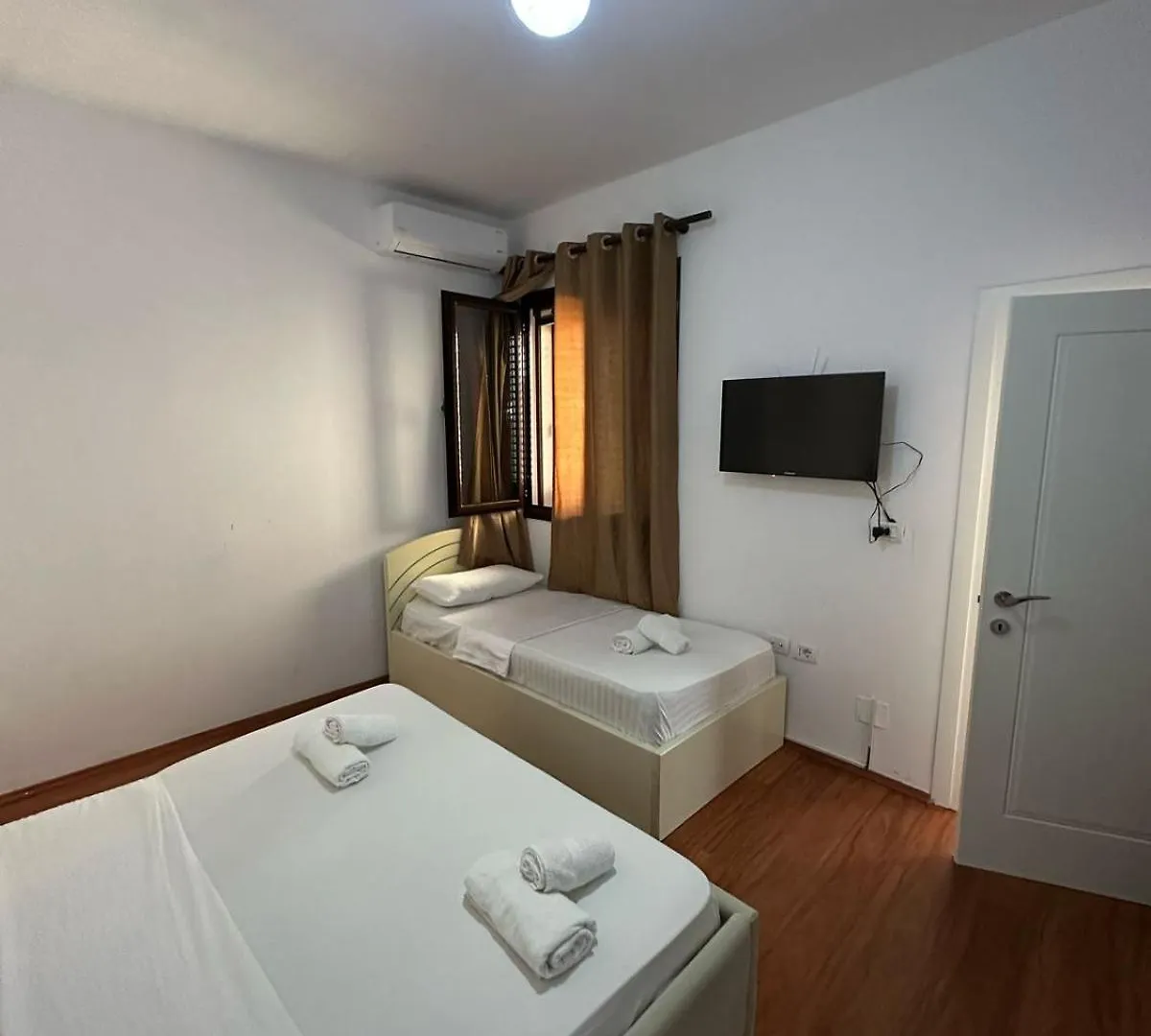Elby Apartment ,Airport Pick Up Drop Off Berat