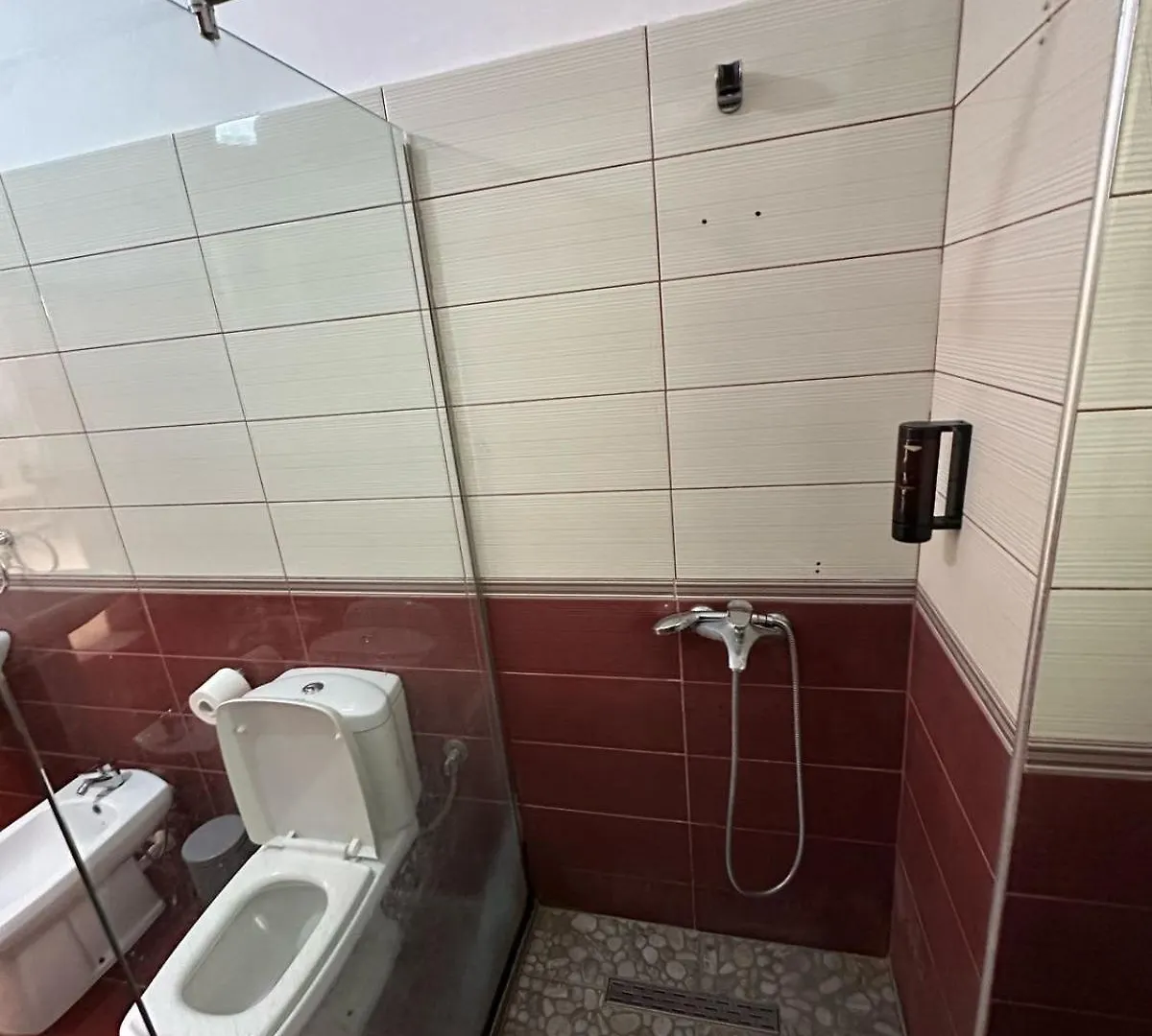 Elby Apartment ,Airport Pick Up Drop Off Berat Albania